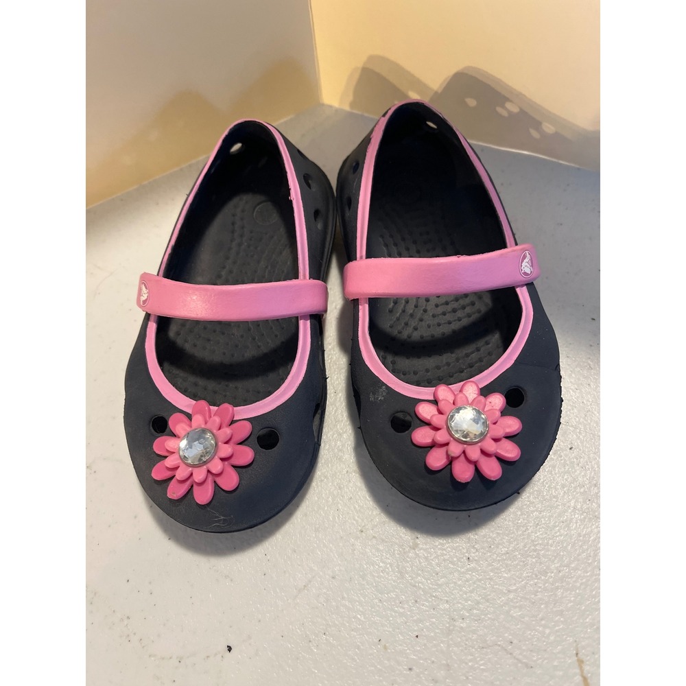 Crocs Girls Mary Jane Flats Black Pink Flower Charm Shoes Size 6 Kids